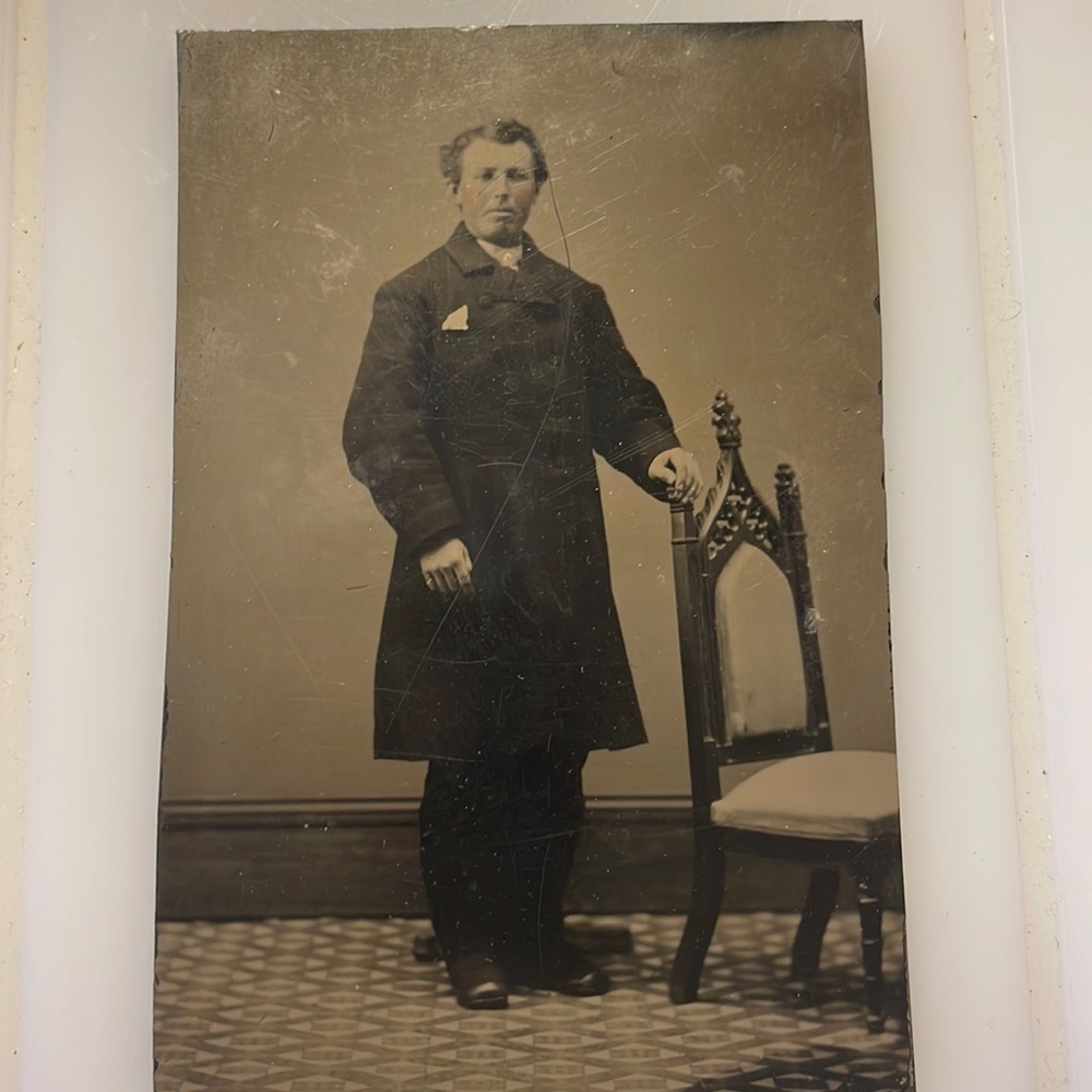 Victorian tintype portrait of gentleman